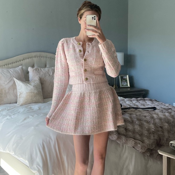 Elegant Pink Tweed Sweater Skirt set - Picture 3 of 4